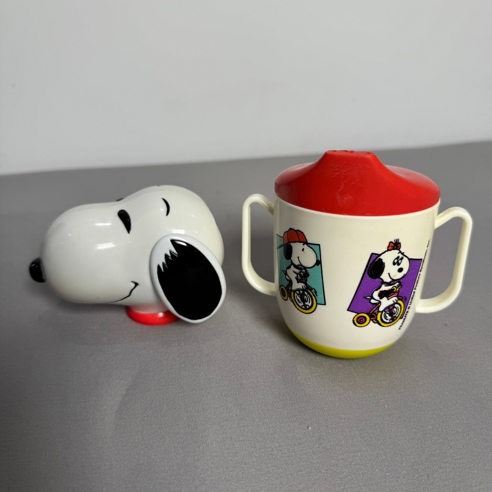 Vintage Peanuts Snoopy Comic Viewer Toy and Danara Peanuts Sippy Training Cup